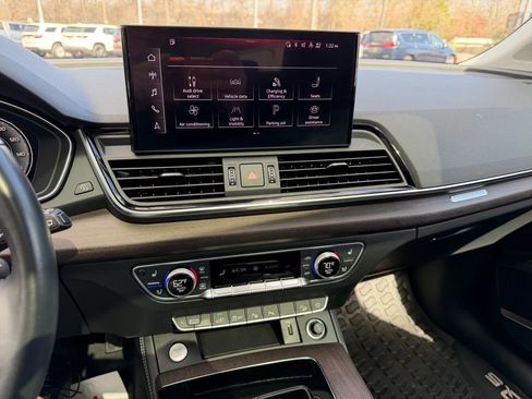 Used 2021 Audi Q5 e Prestige w/ Prestige Package AWD/4WD image 19