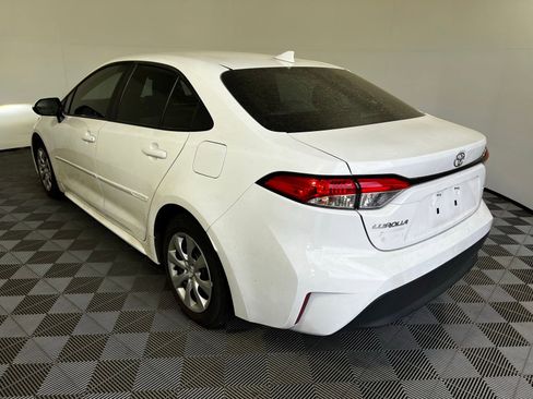 Used 2025 Toyota Corolla LE image 7