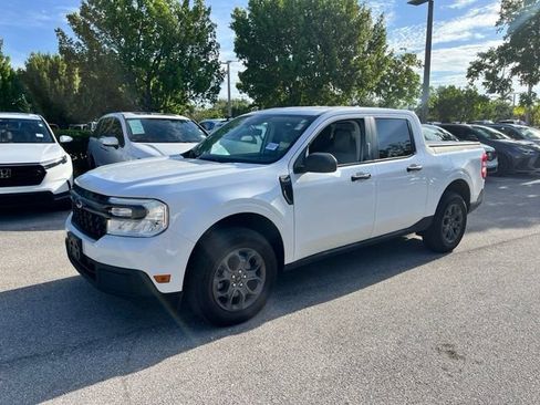 Used 2023 Ford Maverick XLT FWD image 3