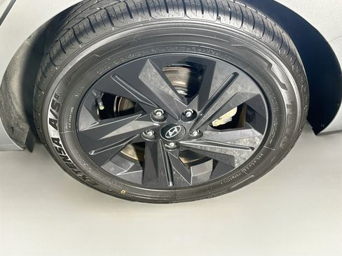 Used 2021 Hyundai Elantra SEL FWD image 11