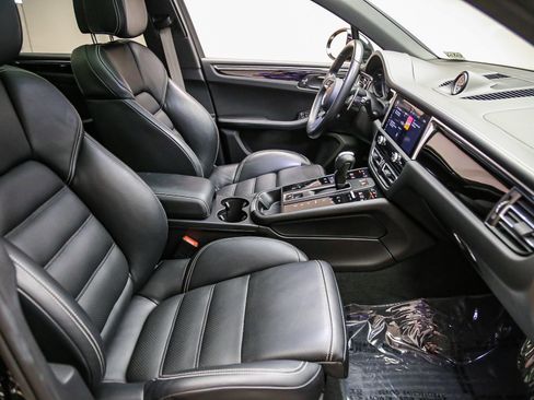 Certified 2023 Porsche Macan S AWD/4WD image 20