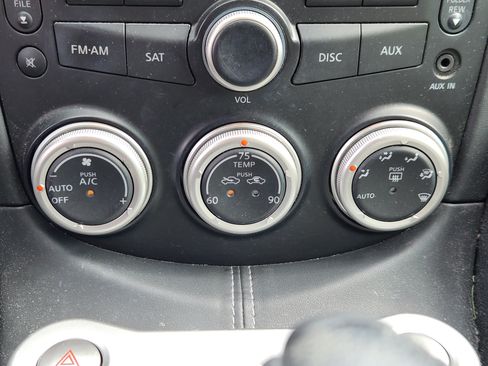 Used 2009 Nissan 370Z Touring w/ Sport Pkg RWD image 18