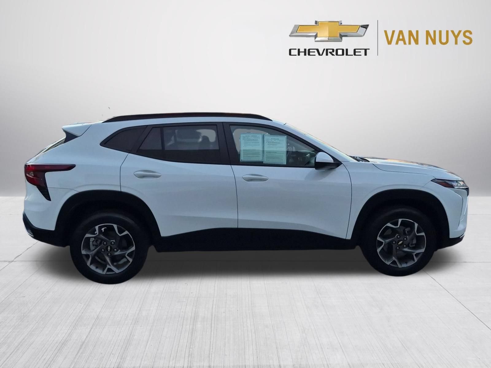 Used 2024 Chevrolet Trax LT FWD image 4
