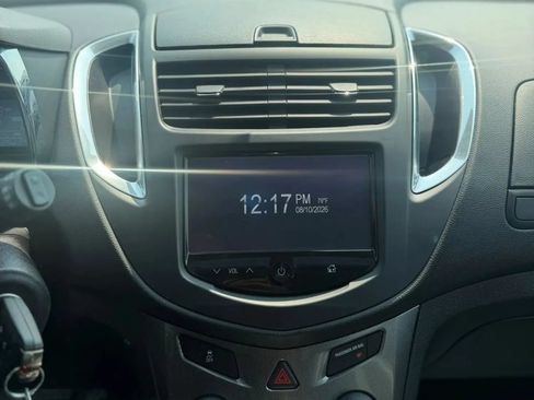 Used 2016 Chevrolet Trax LTZ FWD image 16