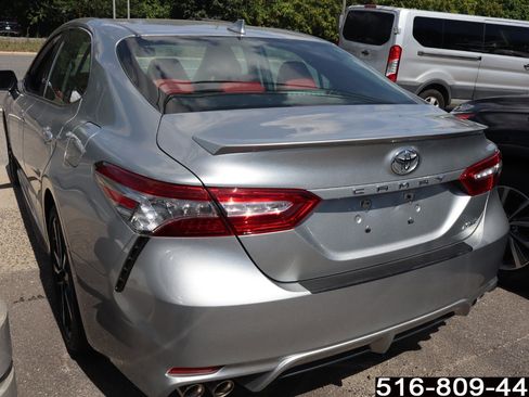 Used 2019 Toyota Camry XSE image 8