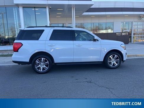 Used 2024 Ford Expedition XLT image 9