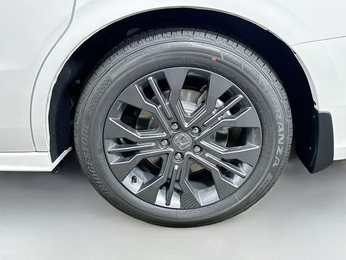 New 2026 Honda Odyssey Touring image 33