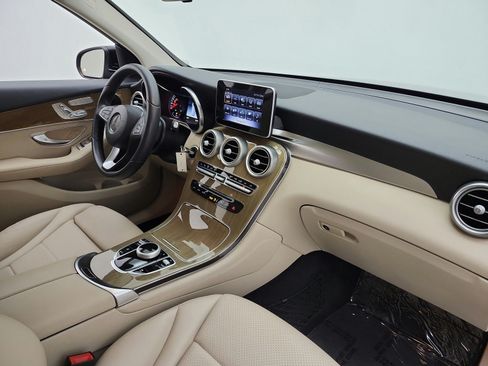 Used 2018 Mercedes-Benz GLC 300 image 21
