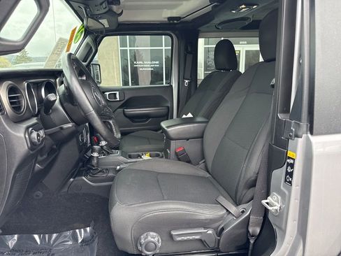 Used 2021 Jeep Wrangler Sport AWD/4WD image 9