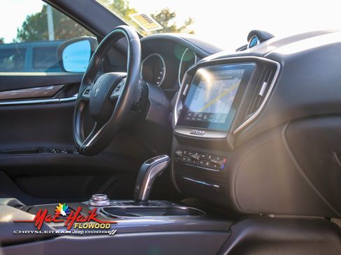 Used 2020 Maserati Ghibli Base image 16