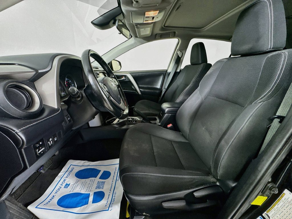 Used 2018 Toyota RAV4 XLE w/ Carpet Mat Package AWD/4WD image 25