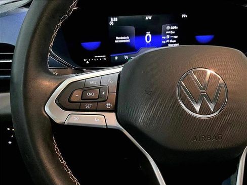Used 2022 Volkswagen Taos SE FWD image 20