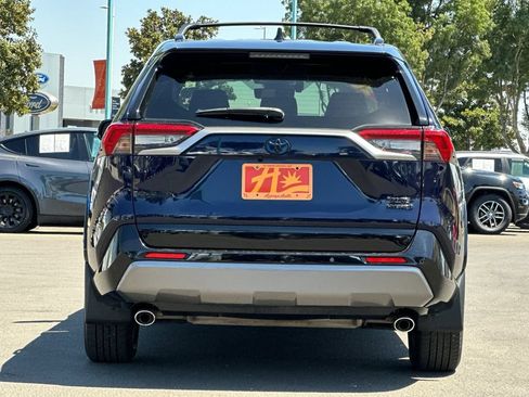 Used 2020 Toyota RAV4 XSE AWD/4WD image 4