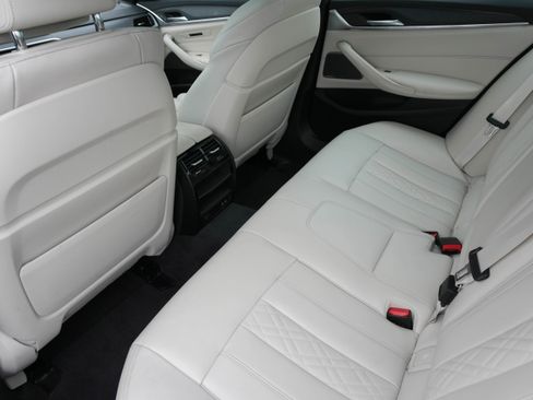 Certified 2023 BMW 540i w/ Dynamic Handling Package image 35