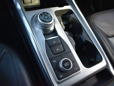 Used 2023 Ford Explorer XLT w/ XLT Sport Appearance Package image 22