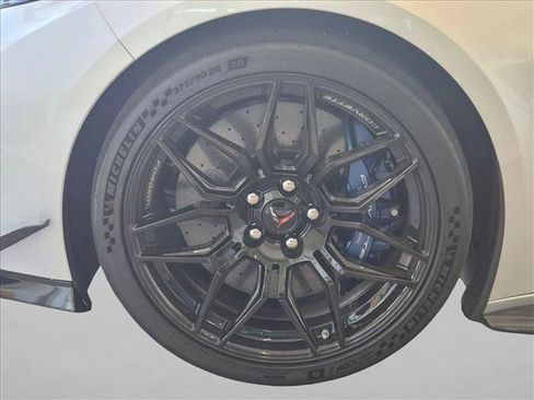 Used 2026 Chevrolet Corvette Z06 w/ Z07 Performance Package RWD image 20