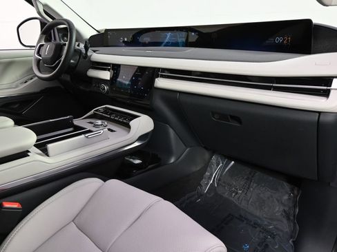 New 2026 Lincoln Navigator Reserve image 15