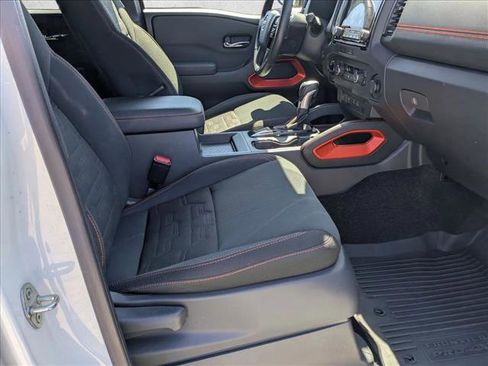 Used 2022 Nissan Frontier PRO-4X w/ Technology Package AWD/4WD image 18