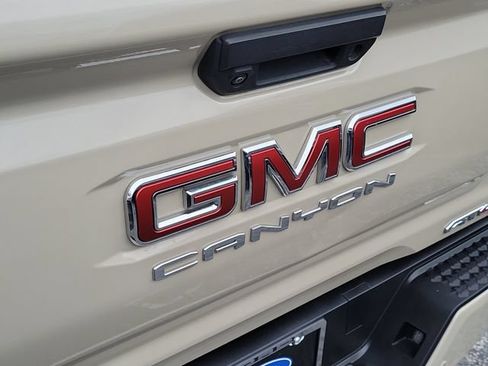 Used 2023 GMC Canyon AT4 w/ AT4 Premium Package AWD/4WD image 5
