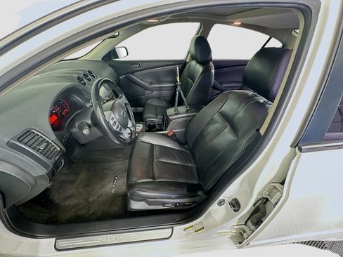 Used 2008 Nissan Altima 3.5 SL w/ Technology Pkg FWD image 13