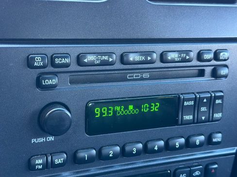 Used 2005 Ford Thunderbird RWD image 14
