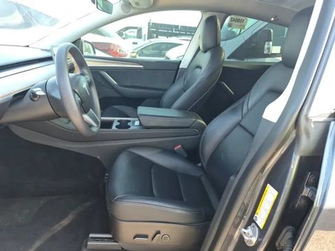 Used 2023 Tesla Model Y Performance AWD/4WD image 2