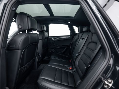 Certified 2026 Porsche Macan image 23