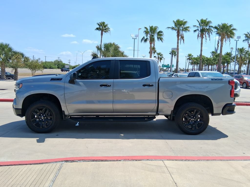 Used 2025 Chevrolet Silverado 1500 LT Trail Boss w/ Convenience Package II AWD/4WD image 3