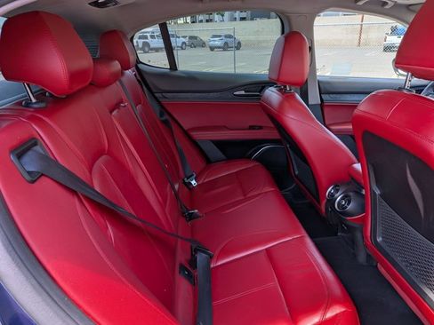 Used 2020 Alfa Romeo Stelvio Sprint w/ Nero Edizione image 21