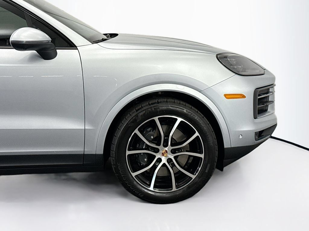 Used 2026 Porsche Cayenne AWD/4WD image 11
