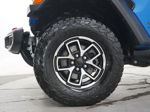 Used 2024 Jeep Wrangler Unlimited Rubicon w/ Technology Group AWD/4WD image 30