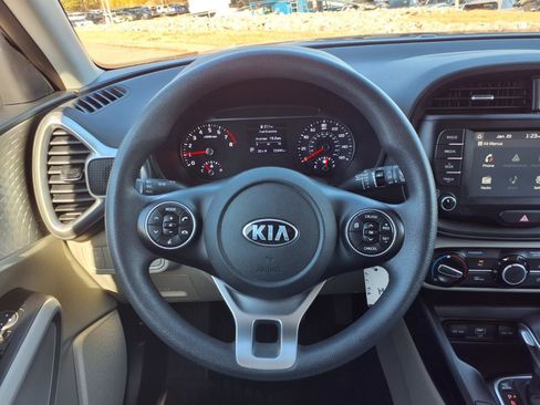 Used 2021 Kia Soul LX image 14