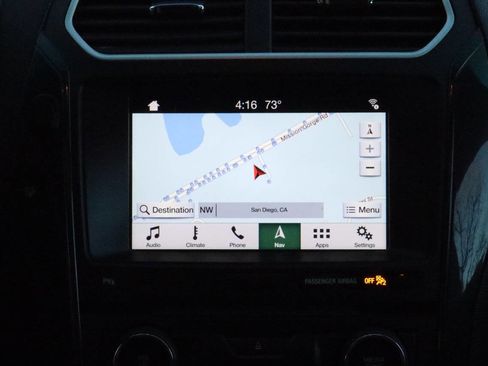 Used 2017 Ford Explorer XLT image 5