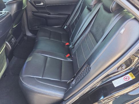 Used 2015 Toyota Camry XLE image 34