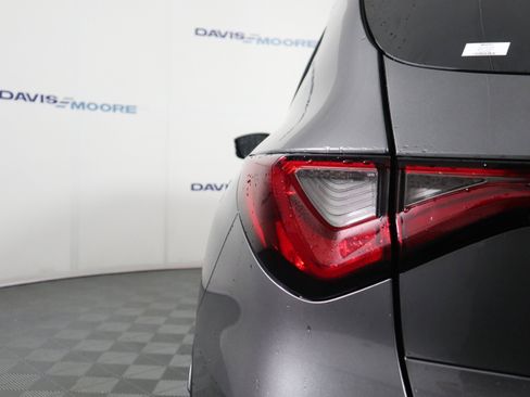 Used 2022 Acura MDX SH-AWD image 9
