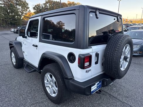 Used 2022 Jeep Wrangler Sport S image 5