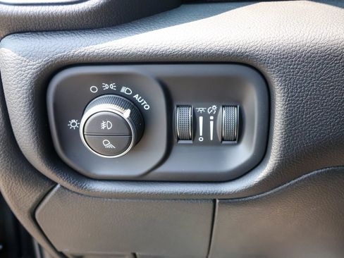 New 2026 RAM 3500 Laramie AWD/4WD image 28