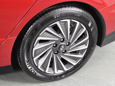 Certified 2025 Hyundai Sonata SEL image 11