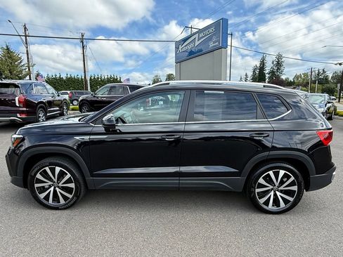 Used 2022 Volkswagen Taos SE AWD/4WD image 2