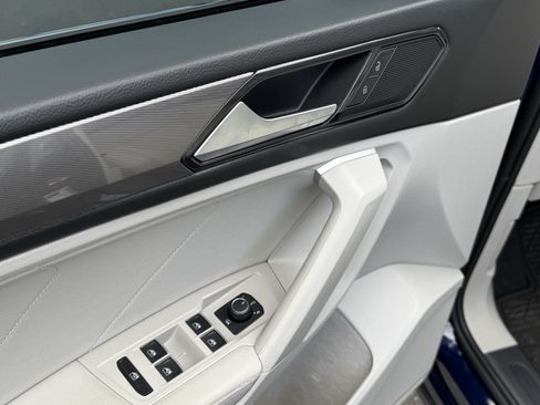 Certified 2023 Volkswagen Tiguan SE FWD image 13
