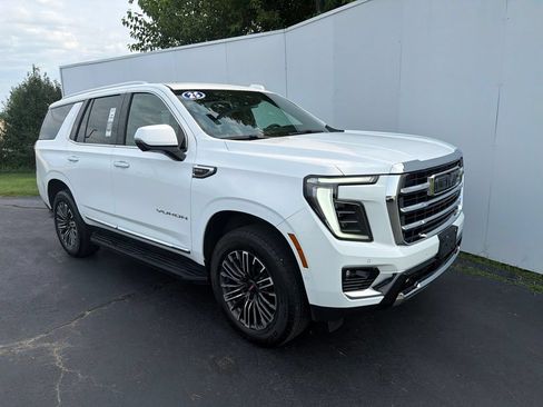 Used 2025 GMC Yukon Elevation w/ LPO, Elevation Black Package AWD/4WD image 4
