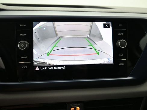 Used 2023 Volkswagen Taos SE image 17