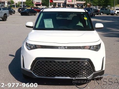 Used 2025 Kia Soul EX FWD image 2