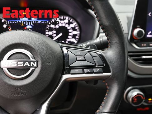 Used 2023 Nissan Altima 2.5 SR FWD image 16
