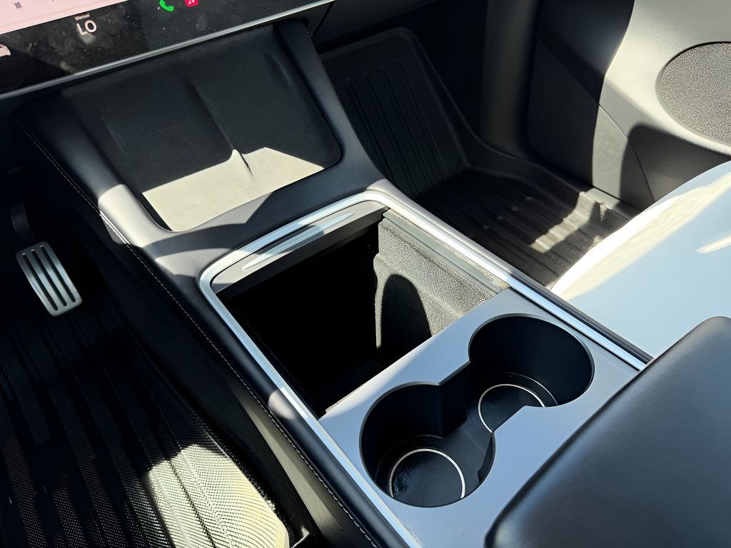 Used 2022 Tesla Model Y Performance AWD/4WD image 19