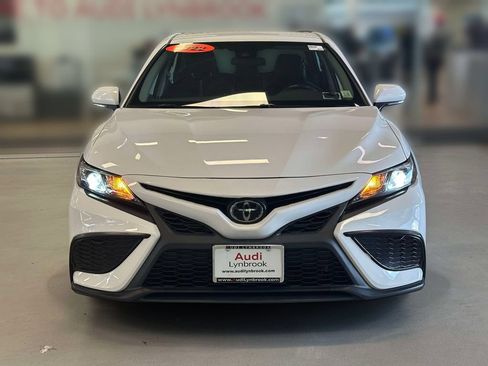 Used 2022 Toyota Camry SE FWD image 2