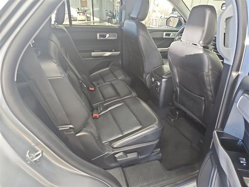 Used 2023 Ford Explorer Limited image 11