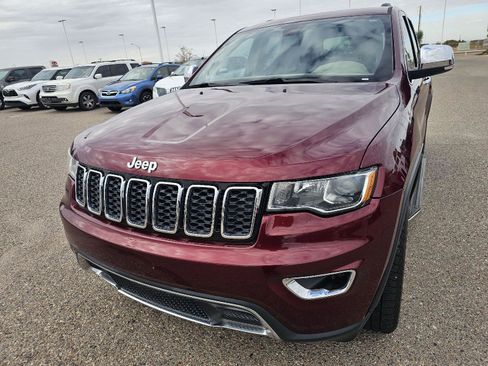 Used 2017 Jeep Grand Cherokee Limited image 9