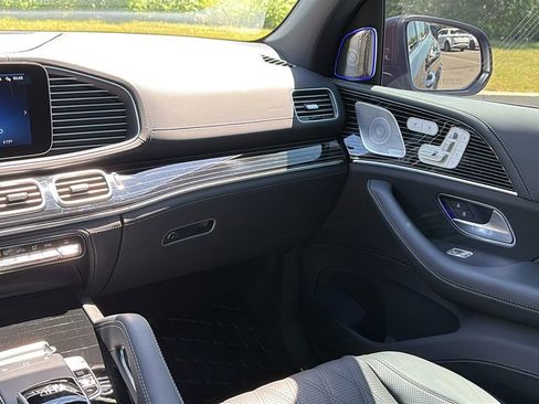 Used 2024 Mercedes-Benz Maybach GLS 600 4MATIC image 26