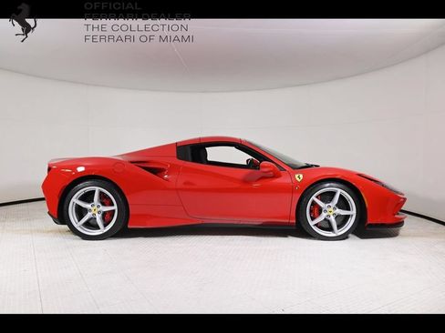 Certified 2022 Ferrari F8 Tributo RWD image 10